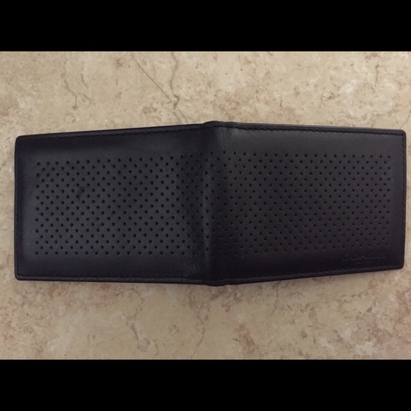 Coach bifold wallet. No insert for cash - Picture 3 of 3